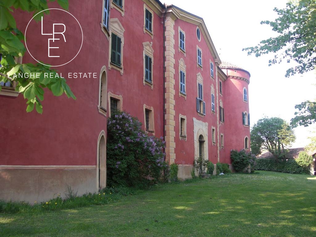 Splendid Castle in the Alta Langa area, between the Ligurian Riviera and the Alps