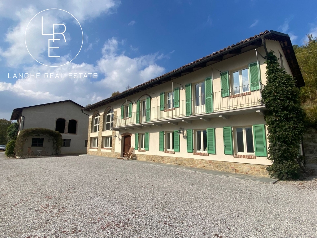 Langhe,panoramic property for sale
