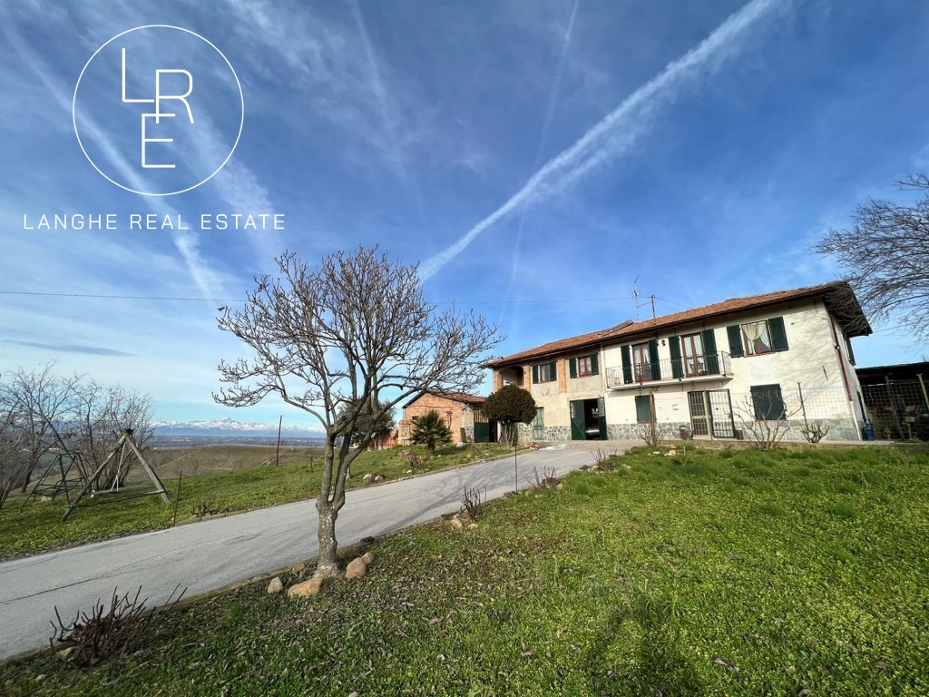 Vendesi casa di campagna a Dogliani