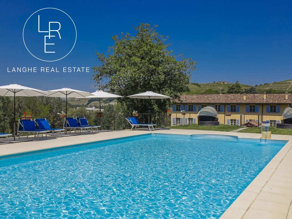 Langhe, property for sale with Bed and Breakfast