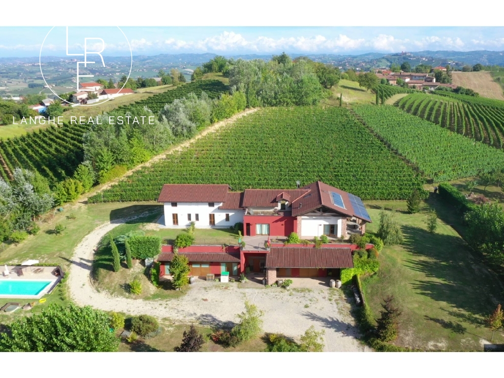 Winery with Bed and Breakfast for sale in the Langhe