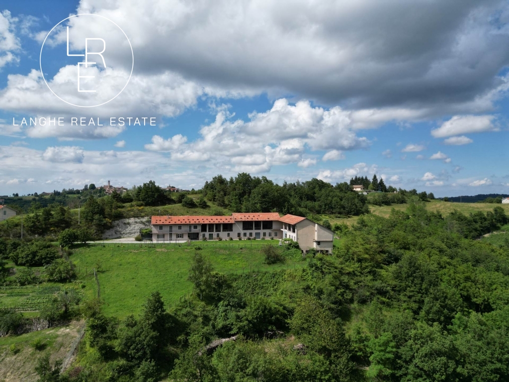Langhe_panoramic_property_bed_and_breakfast_for_sale_with_land_8