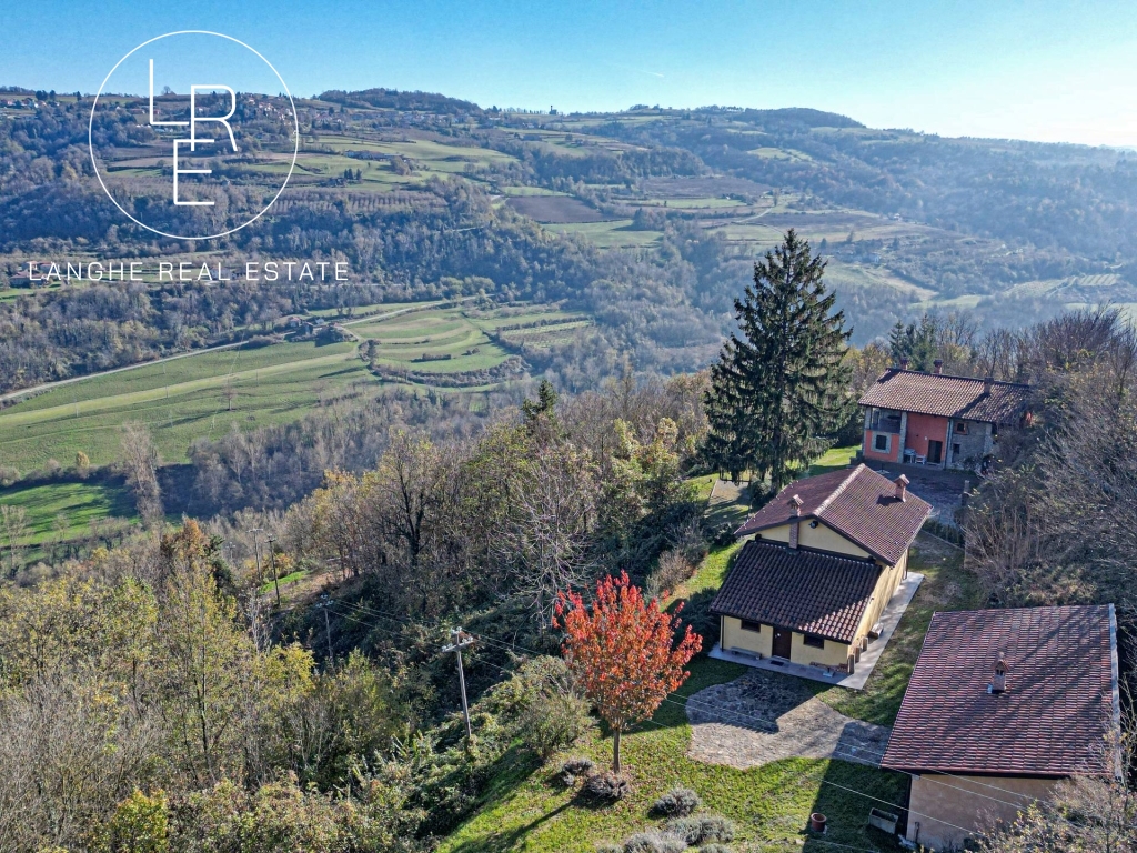 Langhe country houses for sale in Bossolasco